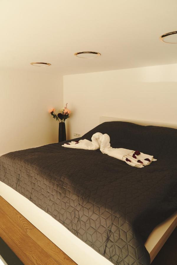 Royal Opletalova Apartment Прага Екстериор снимка